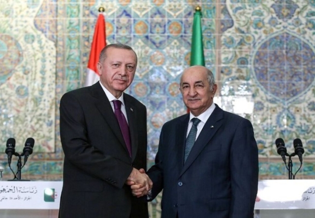 لقاء سابق بين الرئيسين التركي والجزائري