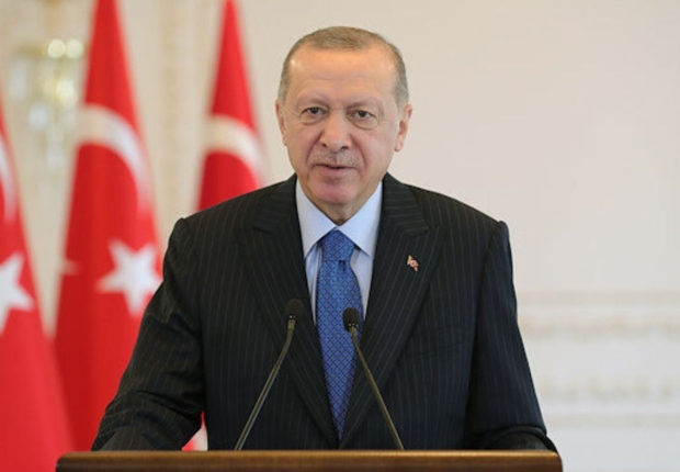 أردوغان يحث الجمهور على الانضمام إليه في إظهار استعداده للتطعيم ضد فيروس كورونا