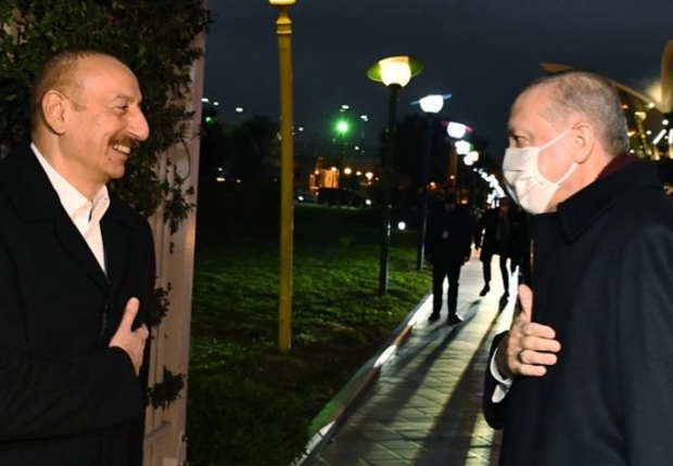 الرئيس الأذربيجاني يستقبل نظيره التركي في باكو
