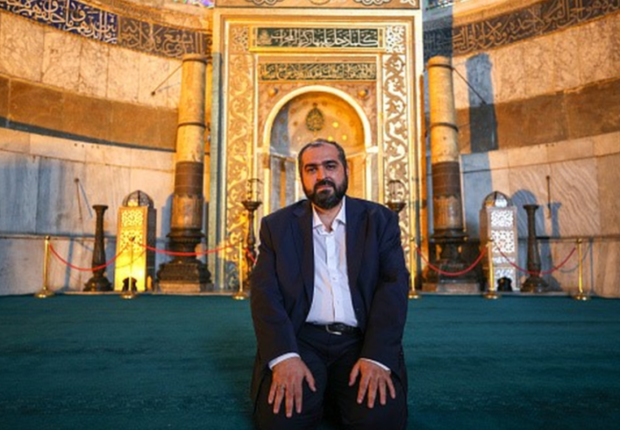 كبير أئمة مسجد آيا صوفيا، البروفيسور محمد بوينوكالين