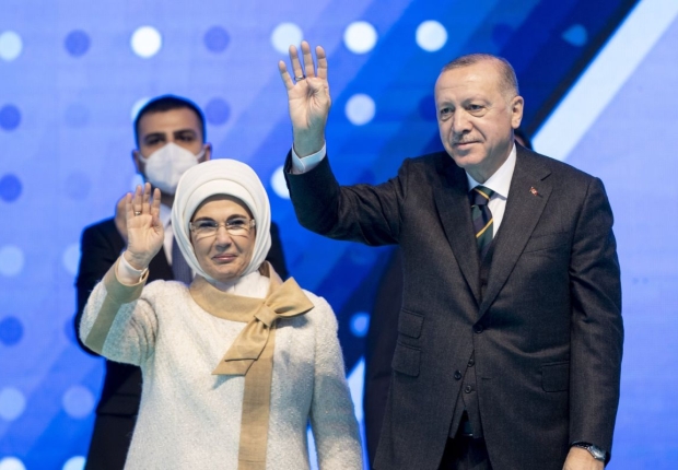 الرئيس التركي وزوجته في المؤتمر العادي السابع لحزبه في العاصمة أنقرة