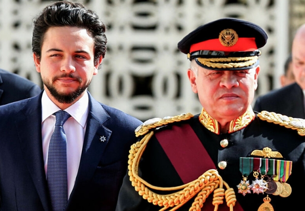 العاهل الأردن الملك عبد الثاني وولي عهده ابنه حسين