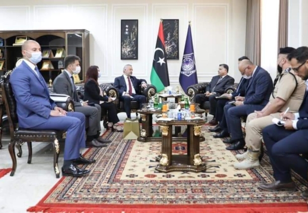 لقاء يجمع وزير الداخلية الليبي مع السفير التركي