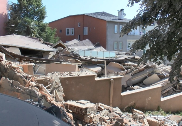 مبنى في سارير بإسطنبول، تم إخلائه في عام 2019 بسبب خطر الانهيار