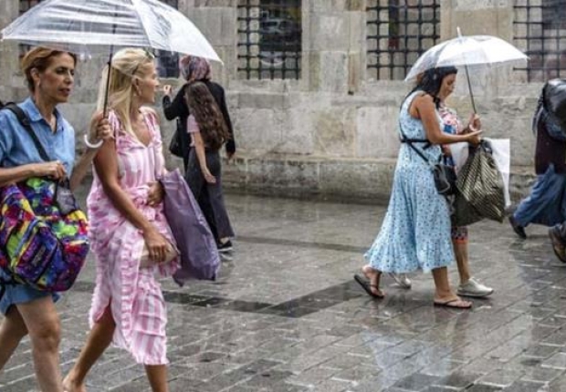 هناك توقعات بهطول الأمطار في مدينة اسطنبول ومنطقة شرق بحر مرمرة ليلاً