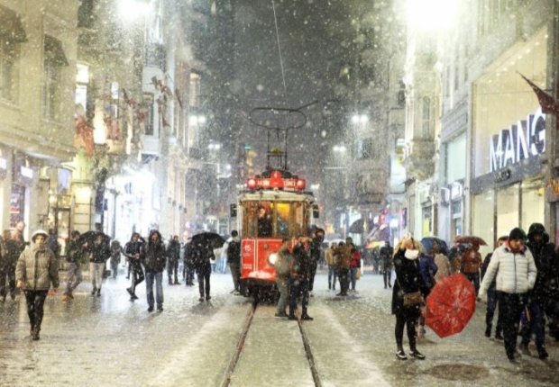 الثلوج تغطي اسطنبول
