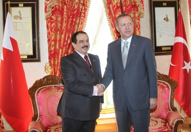 لقاء سابق بين الرئيس التركي وملك البحرين