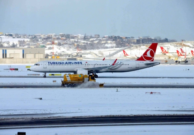 مطار اسطنبول خلال العاصفة الثلجية في شهر يناير