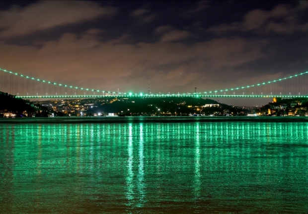 أحد جسور اسطنبول