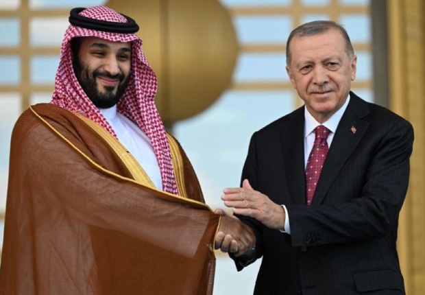 لقاء بين الرئيس التركي وولي العهد السعودي في انقرة في يونيو 2022