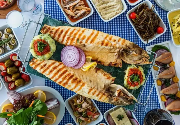 في إسطنبول عدد وافر من مطاعم الأسماك عالية الجودة