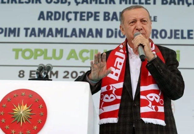 أردوغان يلقي كلمة في تجمع حاشد في غرب تركيا