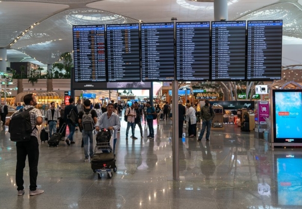 مسافرون في مطار اسطنبول الدولي