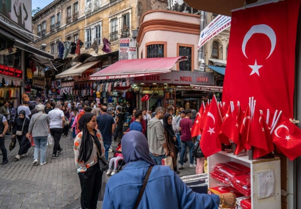 بازار محمود باشا في حي الفاتح في إسطنبول