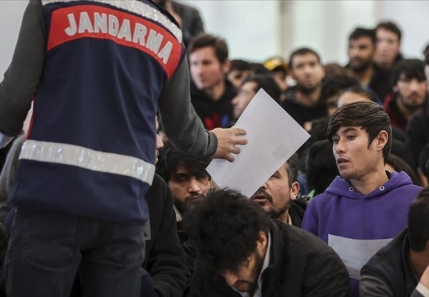 السلطات التركية تستعد لترحيل مهاجرين غير نظاميين الى بلادهم