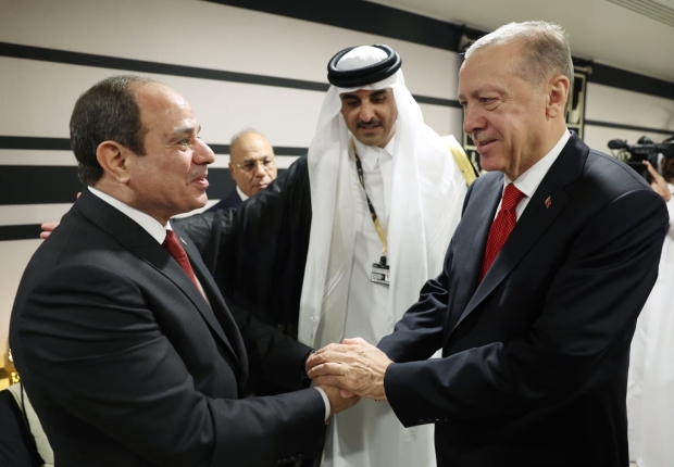 لقاء اردوغان والسيسي برعاية أمير قطر في الدوحة