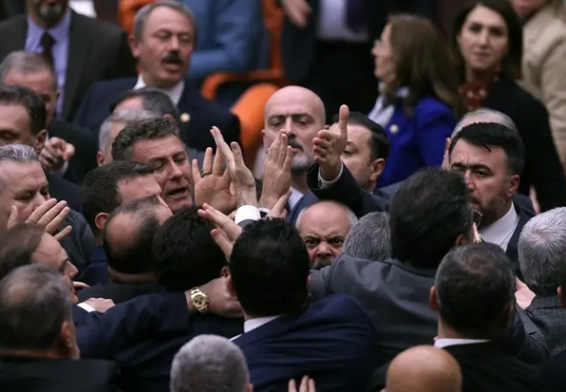 الشجارات أمر متكرر في البرلمان التركي