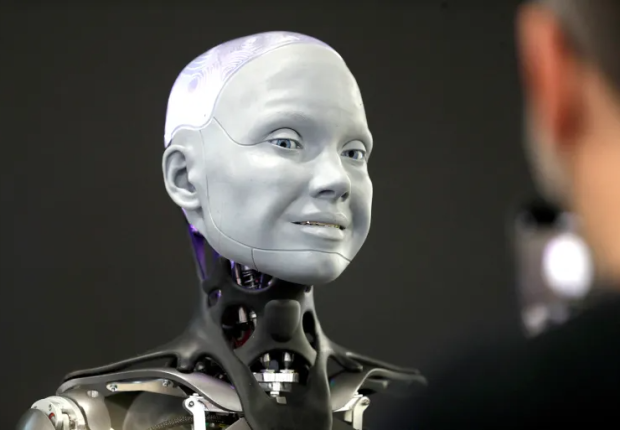 "دو نوت باي" ليست روبوتًا أو محاميا أو شركة محاماة وليس لديها شهادة في القانون وفق الشكاوى (رويترز)