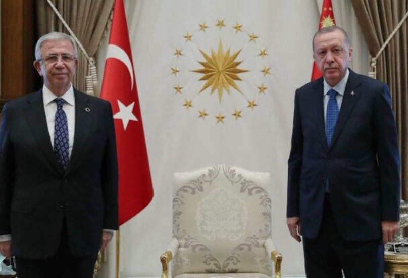 رئيس بلدية أنقرة يتجمع مع الرئيس أردوغان