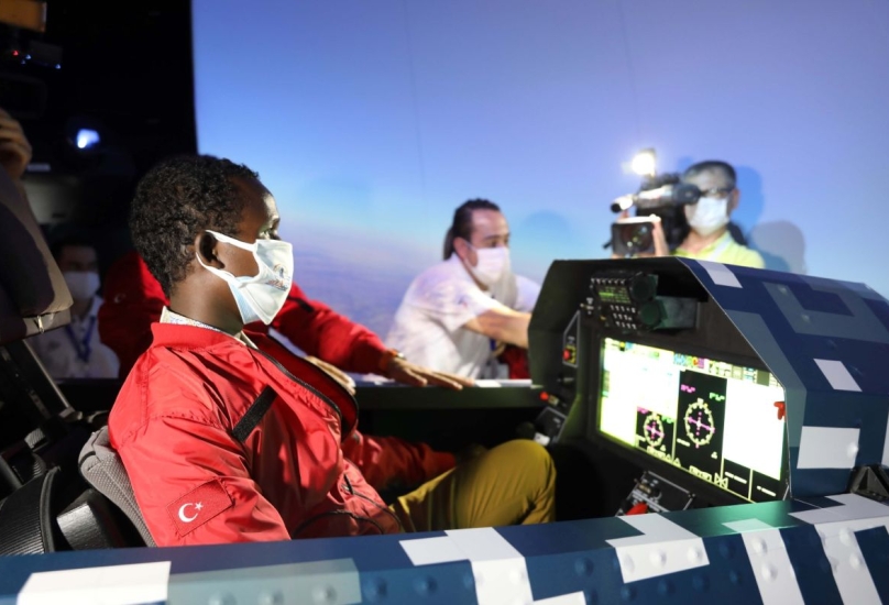 يحلم المخترع الصومالي بتأسيس شركة لإنتاج الطائرات في المستقبل
