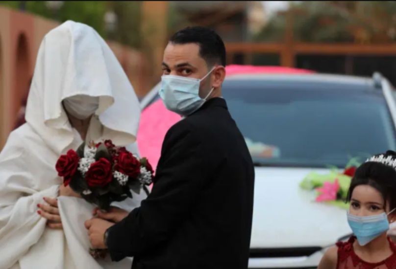 الفلسطيني أحمد الصالحي وعروسه شيماء قررا إتمام الزفاف دون مراسم احتفالية عامة-الألمانية