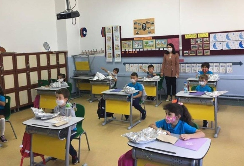 اطفال مدرسة تركية بالمرحلة الابتدائية-مواقع الكترونية