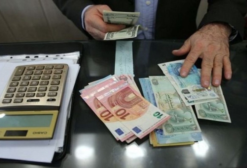 فقد الريال الإيراني خلال 24 ساعة نحو 4.3% من قيمته أمام الدولار الأميركي