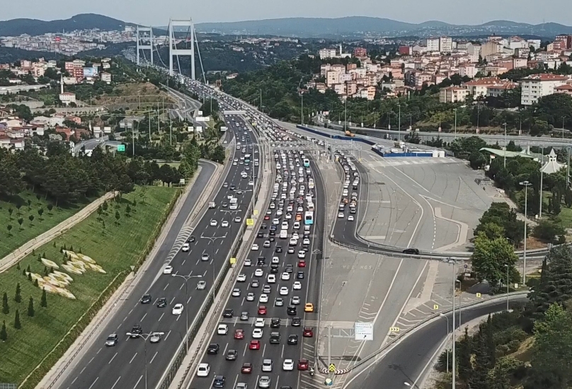 الأشخاص الذين يستخدمون المركبات الخاصة في تنقلاتهم اليومية يفقدون 70 دقيقة كل يوم في ساعات الذروة من حركة المرور - أرشيف