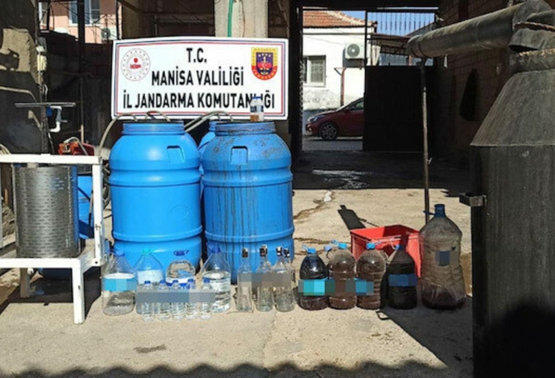 السلطات التركية تضبط كميات من الكحول المزيفة