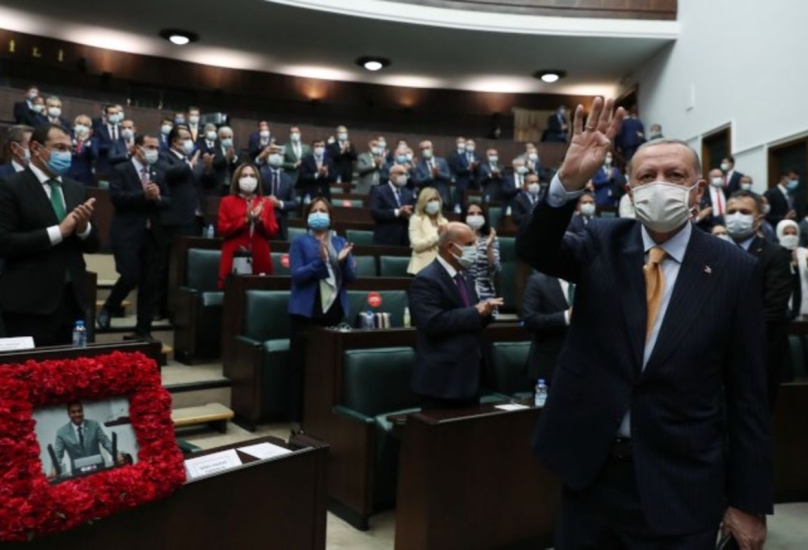 أردوغان عقب اجتماع مع كتلة حزب العدالة والتنمية في البرلمان التركي