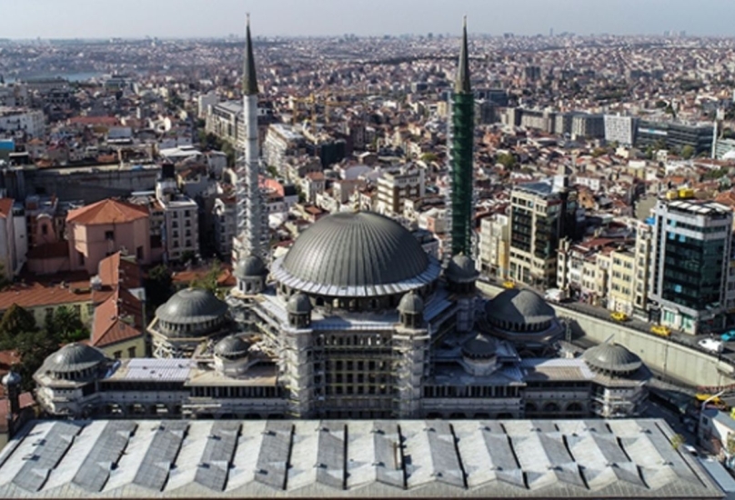 مسجد تقسيم وسط مدينة إسطنبول-صورة أرشيفية
