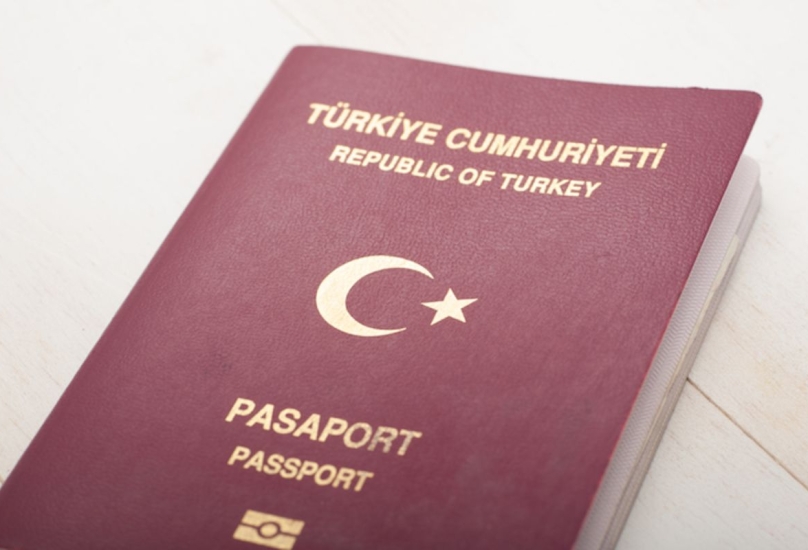 فرضت تركيا حظر سفر على آلاف الموظفين عقب محاولة الانقلاب الفاشلة
