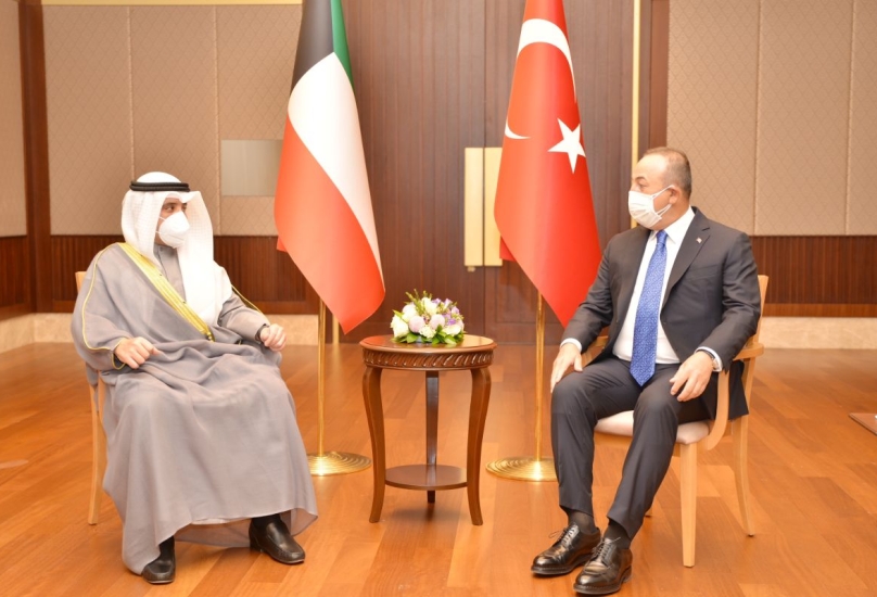 وزير الخارجية التركي ونظيره الكويتي خلال لقاء في أنقرة