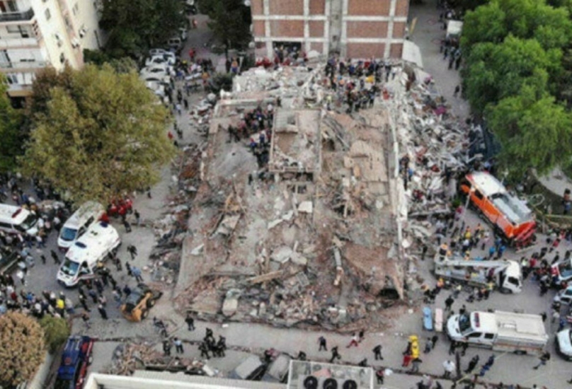 لقي ما لا يقل عن 117 شخصًا مصرعهم في الزلزال القوي الذي ضرب إزمير في 30 أكتوبر