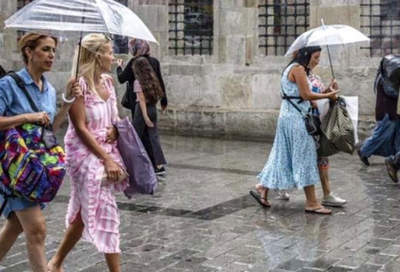هناك توقعات بهطول الأمطار في مدينة اسطنبول ومنطقة شرق بحر مرمرة ليلاً