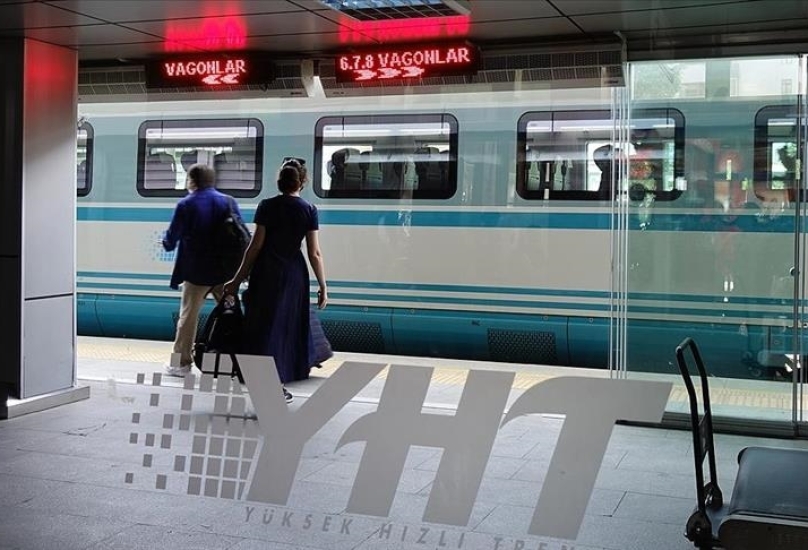 إطلاق رحلات قطار سريع إكسبريس بين العاصمة أنقرة ومدينة إسطنبول.