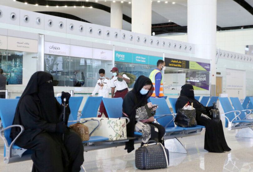 السعودية تمنع مواطنيها من السفر إلى 13 دولة دون إذن مسبق