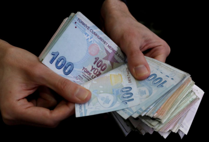 الليرة التركية تشهد تحسناً ملحوظاً في سعر الصرف أمام الدولار