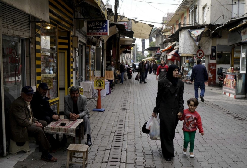 يتجاوز عدد السوريين المقيمين على الأراضي التركية أكثر من 4 ملايين شخص