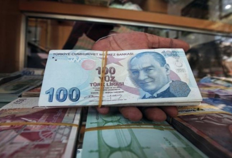 الليرة التركية تشهد ارتفاعاً ملحوظاً أمام الدولار