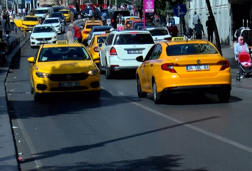 بلدية إسطنبول تسعى إلى زيادة أعداد سيارات الأجرة لكنها تجد معارضة من جمعيات سيارات الأجرة