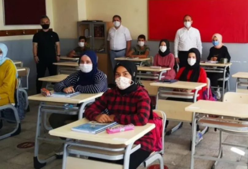 طالبات بإحدى المدارس في تركيا-صورة أرشيفية