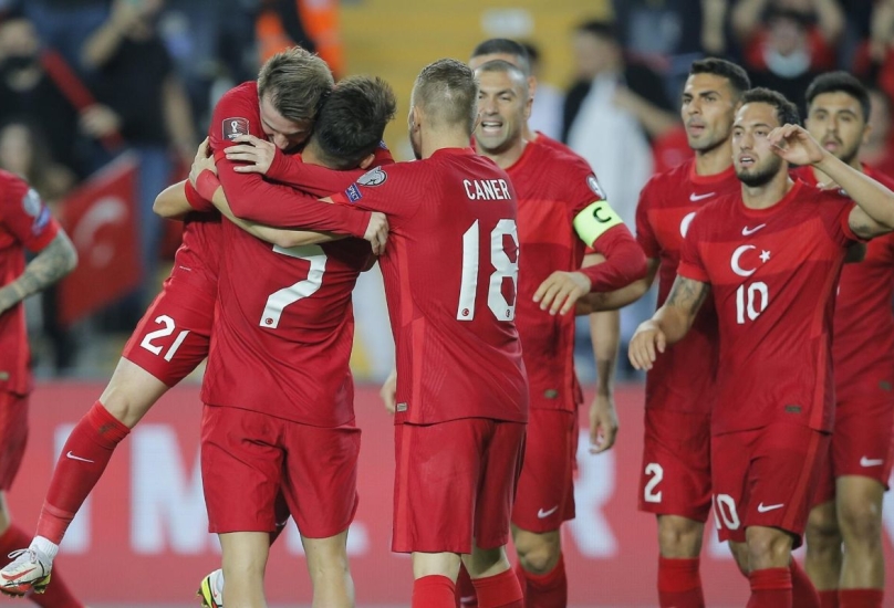 فرحة المنتخب التركي بتسجيل الهدف الأول