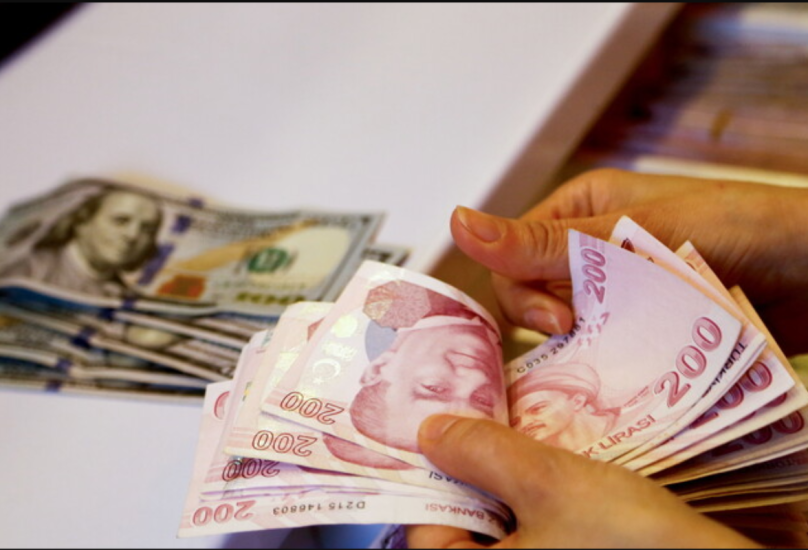 هبوط العملة التركية إلى 17.5 بالمائة منذ بداية العام