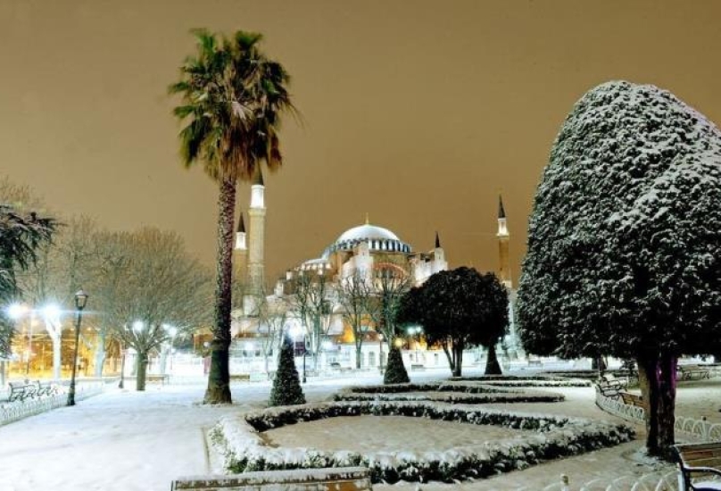 الثلوج تغطي مدينة اسطنبول