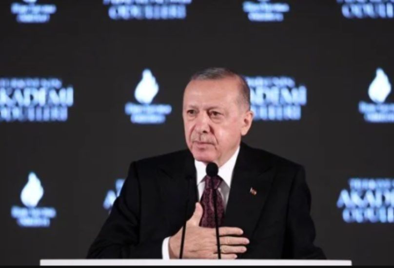 أردوغان خلال مشاركته في حفل توزيع جوائز وقف نشر العلم بإسطنبول