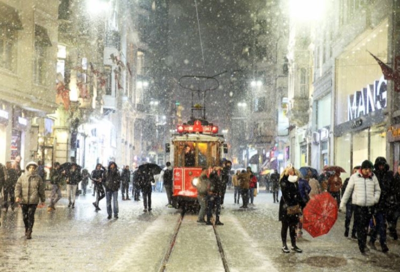 الثلوج تغطي اسطنبول