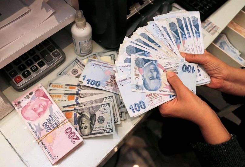 الليرة التركية تشهد تحسناً طفيفاً أمام الدولار