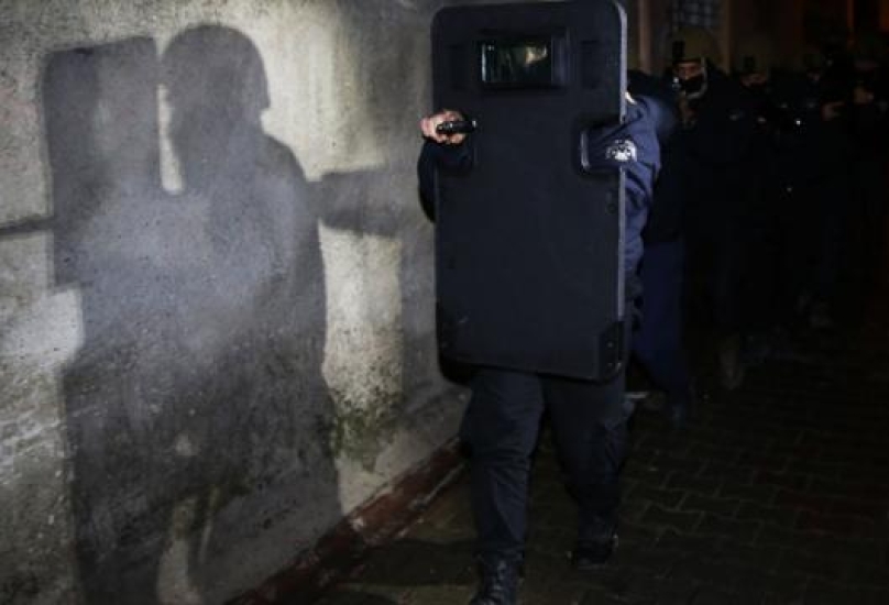 تم القبض على مواطن أجنبي يتبع لتنظيم داعش داخل منزل في مدينة اسطنبول