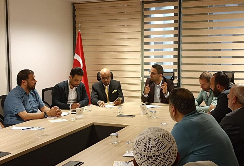 جانب من لقاء ممثلي الجاليات العربية مع مسؤولين أتراك في اسطنبول